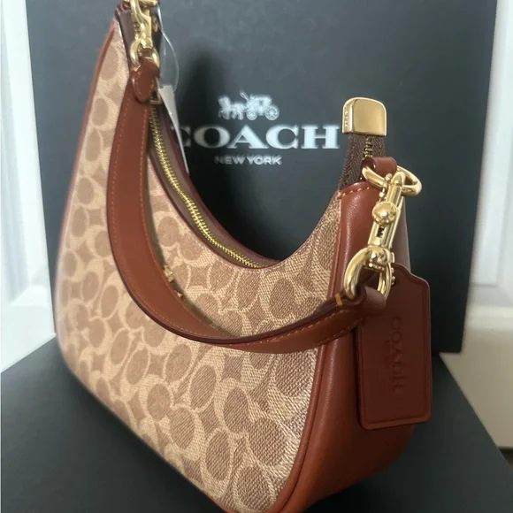 NWT coach!! Twisted Teri Shoulder Bag In Signature Canvas - Picture 8 of 8